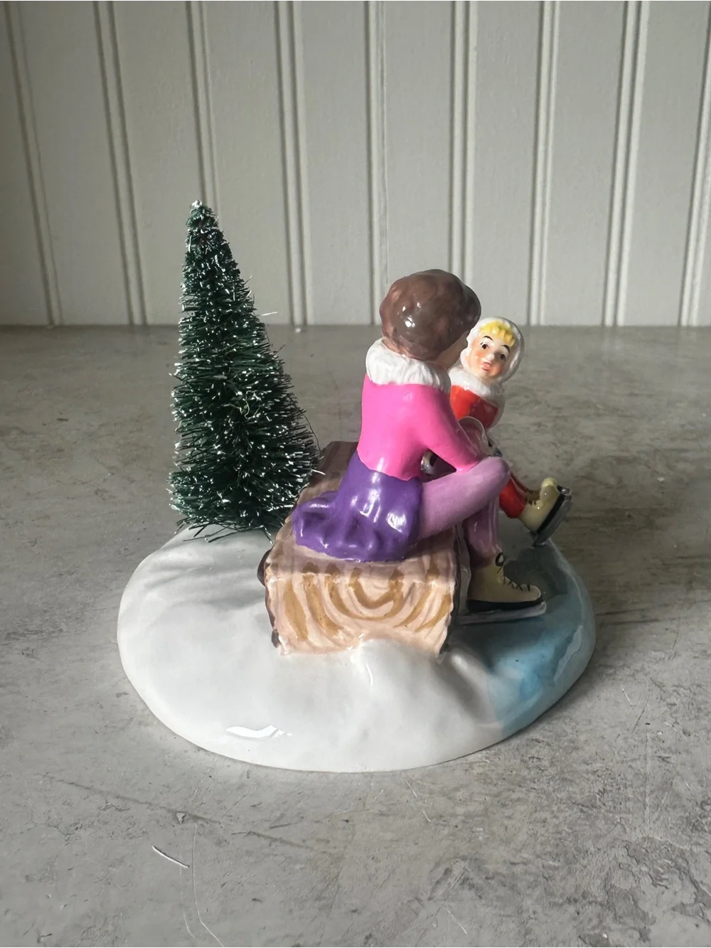 Dept 56 Snow Village Skating Fun 4020225 Christmas Village Accessory w Box 2011
